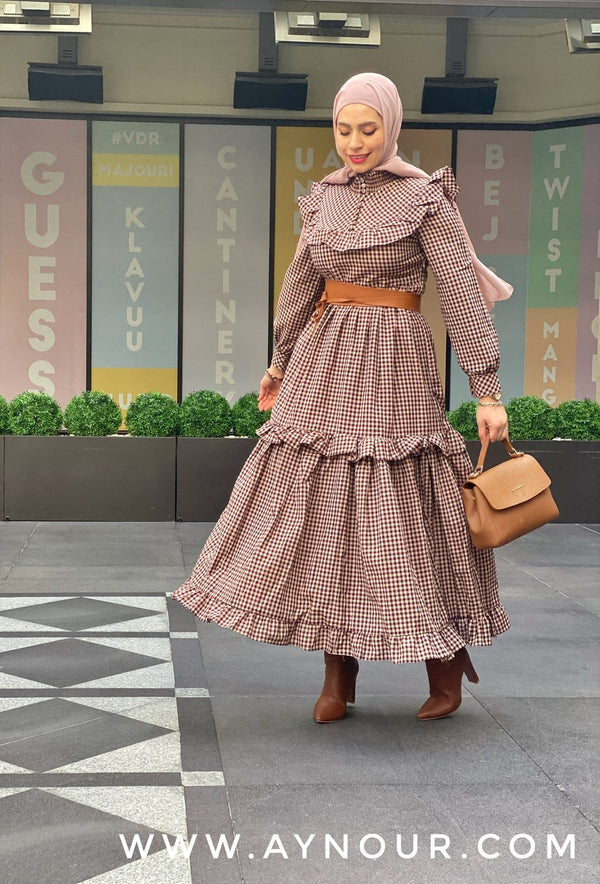 Cute lady biege dark red Modest Dress spring collection 2021 - Aynour.com