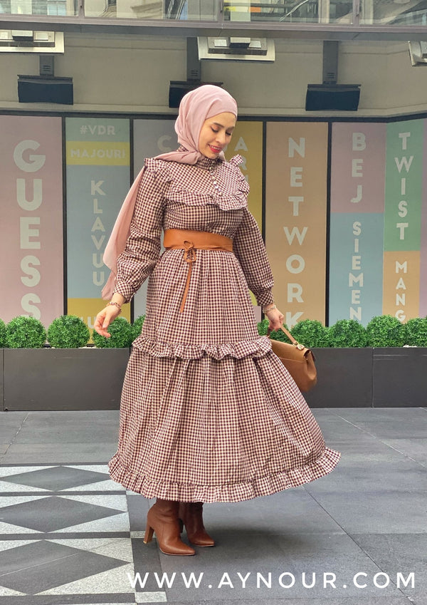 Cute lady biege dark red Modest Dress spring collection 2021 - Aynour.com