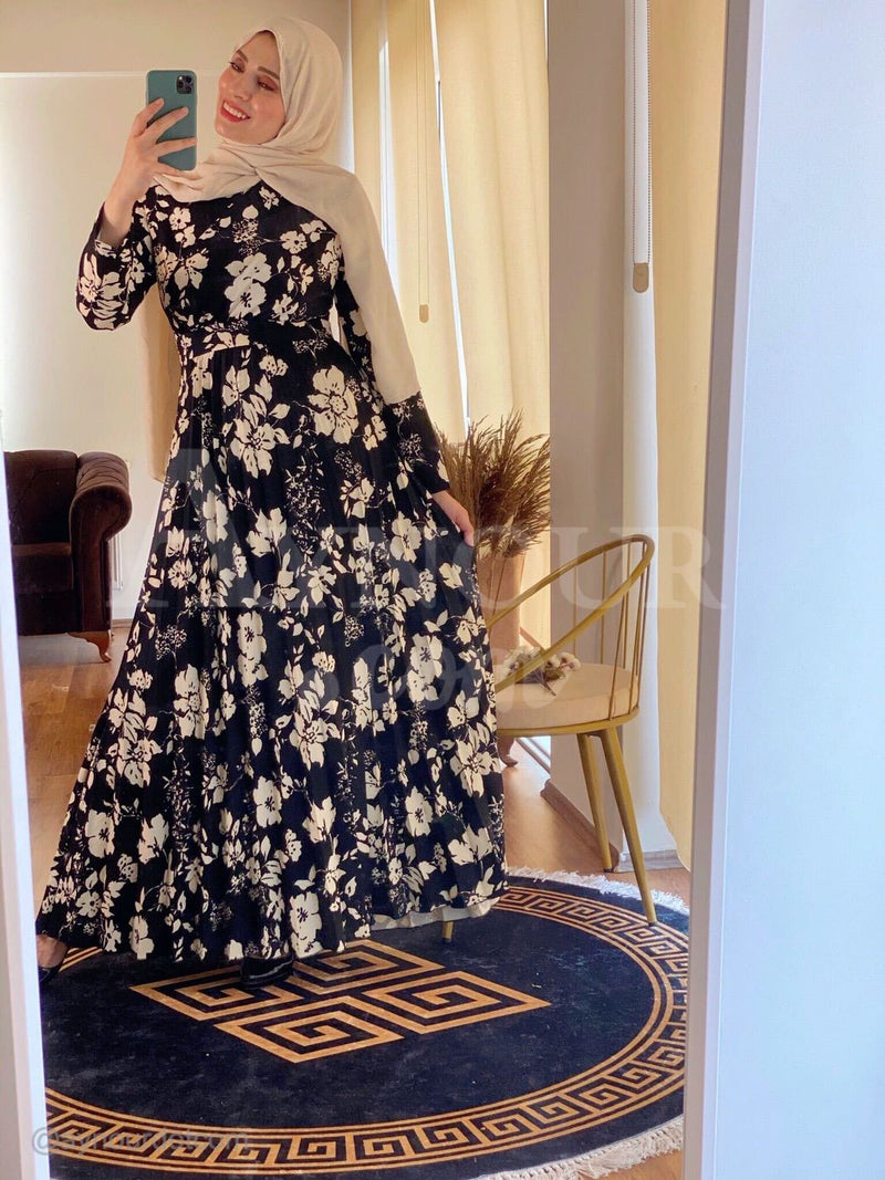 THE BLACK AND WHITE ROSES Modest Dress 2020 - Aynour.com