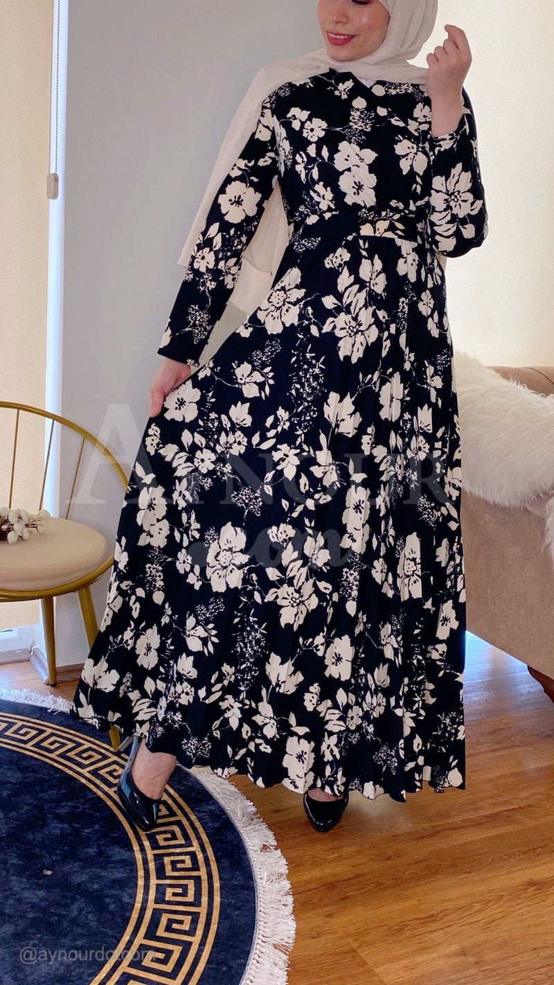 THE BLACK AND WHITE ROSES Modest Dress 2020 - Aynour.com