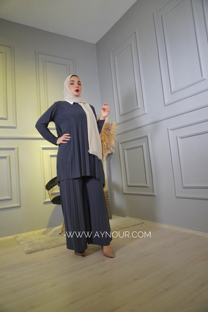 Wide one size Islamic classy suit 2 pieces top and pant - Aynour.com